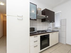 23947310-Ferienwohnung-4--300x225-2