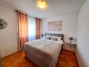 23947646-Ferienwohnung-5--300x225-5