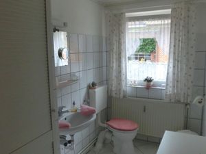 21674251-Ferienwohnung-2--300x225-4