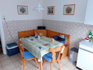 23497330-Ferienwohnung-2--300x225-4