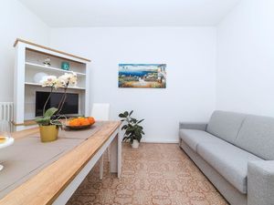 23987038-Ferienwohnung-4--300x225-2