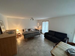 23996922-Ferienwohnung-4--300x225-3