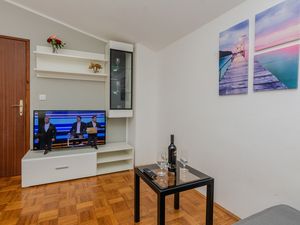 24000107-Ferienwohnung-4--300x225-5