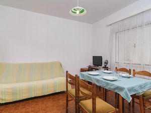 23731444-Ferienwohnung-6--300x225-1