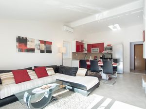 23732186-Ferienwohnung-8--300x225-1