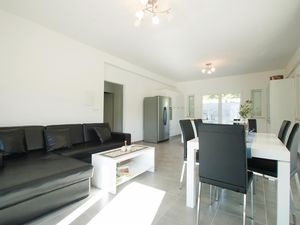 23732891-Ferienwohnung-5--300x225-1