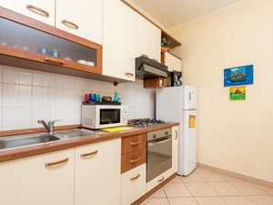 23725132-Ferienwohnung-4--300x225-5