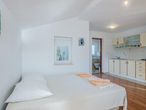 23726818-Ferienwohnung-2--300x225-2