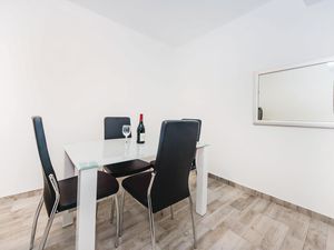 23736629-Ferienwohnung-4--300x225-5