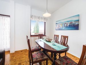 23736683-Ferienwohnung-6--300x225-4