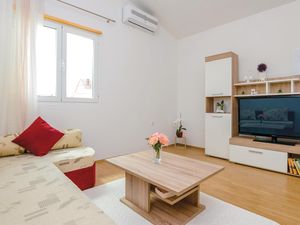 23737348-Ferienwohnung-4--300x225-2