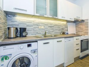 23738930-Ferienwohnung-8--300x225-5