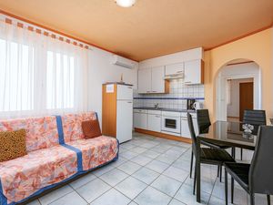 23745455-Ferienwohnung-3--300x225-1