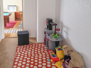 23746175-Ferienwohnung-6--300x225-4