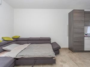 23760030-Ferienwohnung-4--300x225-3