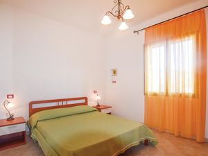 23760248-Ferienwohnung-6--300x225-4