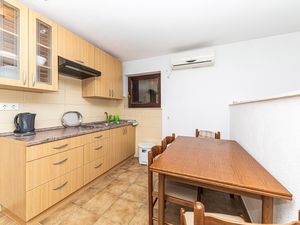 23761513-Ferienwohnung-4--300x225-4