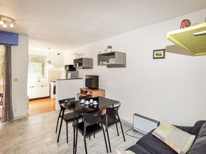 23762470-Ferienwohnung-4--300x225-1