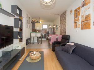 23767123-Ferienwohnung-4--300x225-3