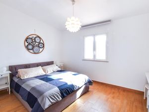 24000788-Ferienwohnung-5--300x225-3