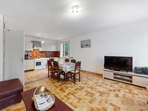 24001335-Ferienwohnung-6--300x225-1