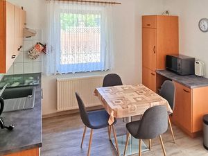 24004525-Ferienwohnung-5--300x225-4