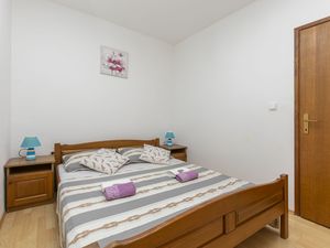 24000140-Ferienwohnung-4--300x225-5