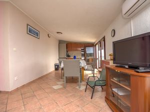 24000124-Ferienwohnung-6--300x225-4