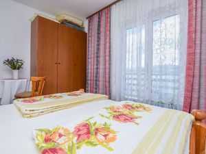 24000142-Ferienwohnung-7--300x225-5