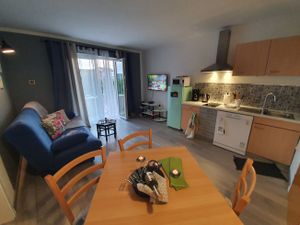 24000119-Ferienwohnung-3--300x225-4