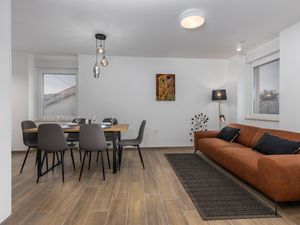 24002275-Ferienwohnung-8--300x225-1