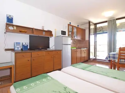 Ferienwohnung für 4 Personen (32 m²) in Duga Uvala 8/10