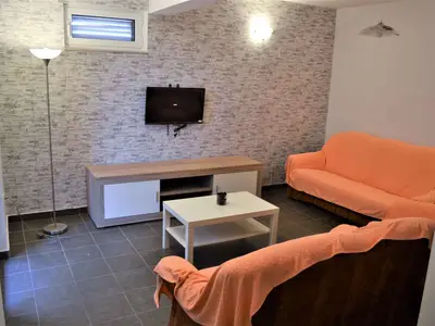 Ferienwohnung für 7 Personen (110 m²) in Srima 1/10