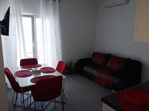 18322350-Ferienwohnung-4--300x225-1