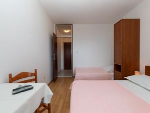 18511289-Ferienwohnung-3--300x225-5