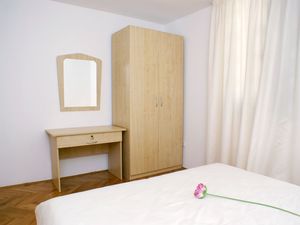 18692922-Ferienwohnung-4--300x225-5