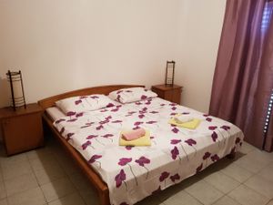 18923915-Ferienwohnung-4--300x225-5