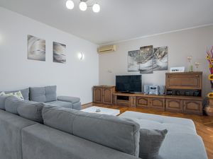 18976852-Ferienwohnung-6--300x225-1