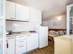 19075420-Ferienwohnung-4--300x225-5