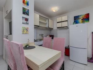 19126331-Ferienwohnung-4--300x225-2