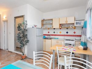 21986837-Ferienwohnung-6--300x225-4