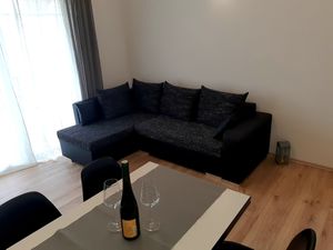 21997359-Ferienwohnung-5--300x225-1