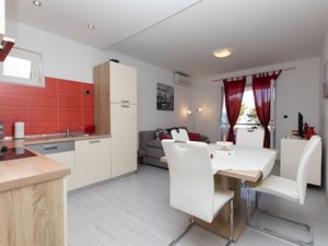 22146599-Ferienwohnung-6--300x225-2