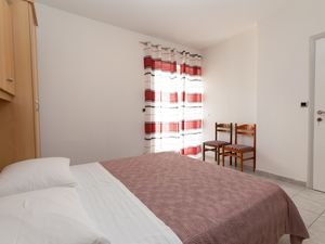 22146599-Ferienwohnung-6--300x225-5