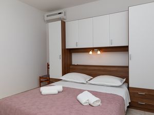 22146467-Ferienwohnung-6--300x225-4