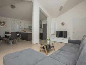 23332547-Ferienwohnung-4--300x225-3