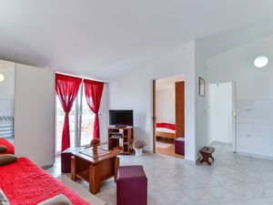 23335054-Ferienwohnung-4--300x225-1