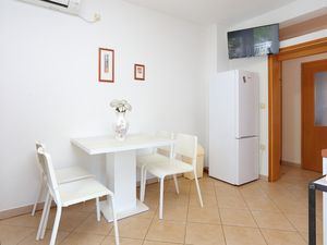 23640579-Ferienwohnung-4--300x225-4