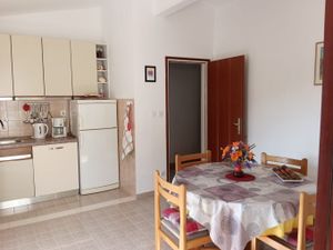 23650511-Ferienwohnung-4--300x225-1