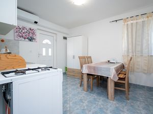 23662775-Ferienwohnung-4--300x225-1